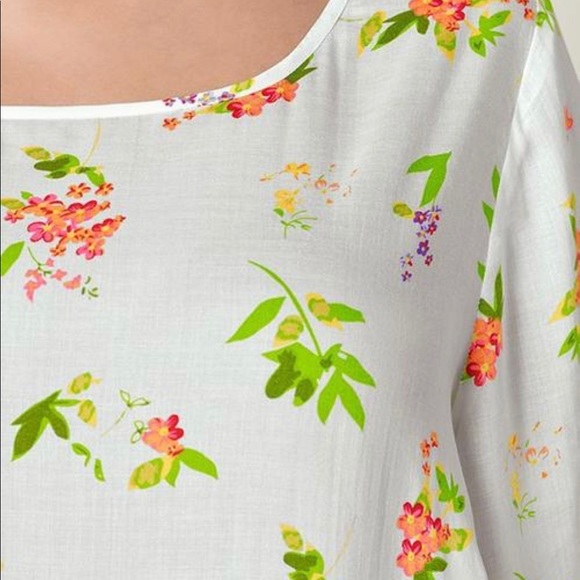 Romantic Floral sleeveless blouse (sz 18) - Picture 4 of 7